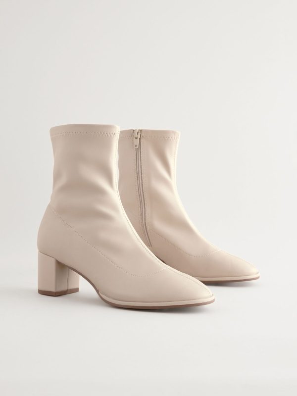 FOSSE3584 Cream Standard/Wide Ankle Sock Boots
