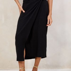 FOSSE3553 Black Touch of Linen Wrap Midi Skirt